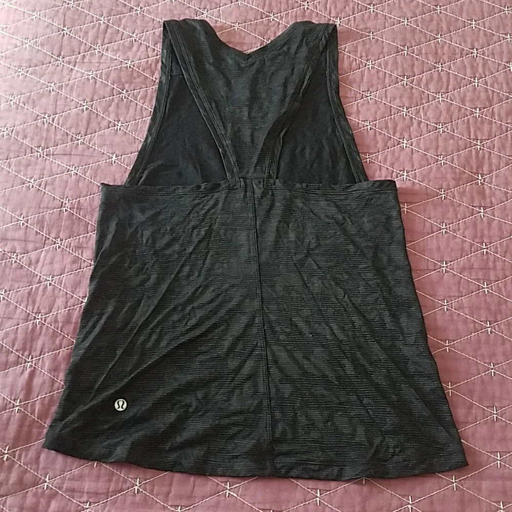Lululemon Athletica Racerback Tank Top No Sleeves Active Run Yoga Sleeveless